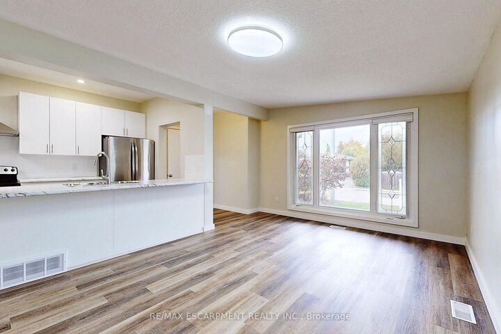 Property Photo:  65 Fielding Crescent Upper  ON L8V 2P3 