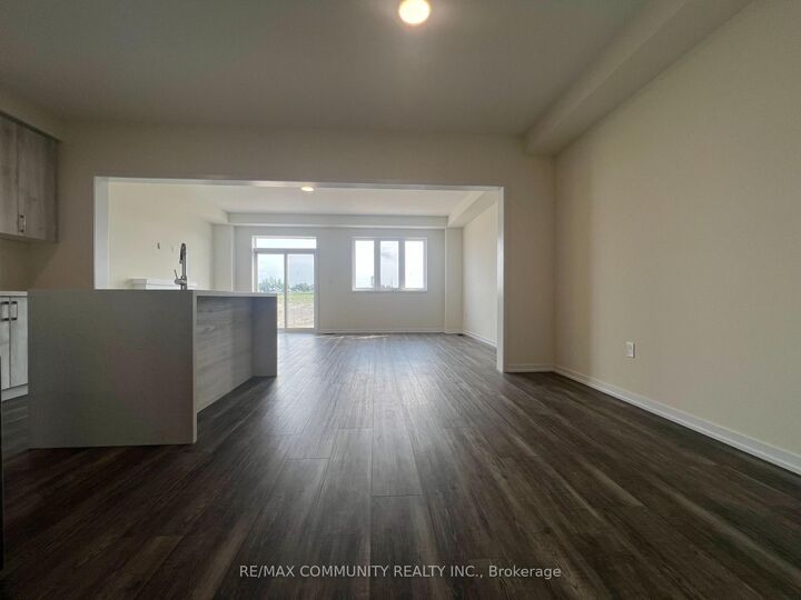 Property Photo:  9 Thomas Smith Street  ON L4P 0T7 
