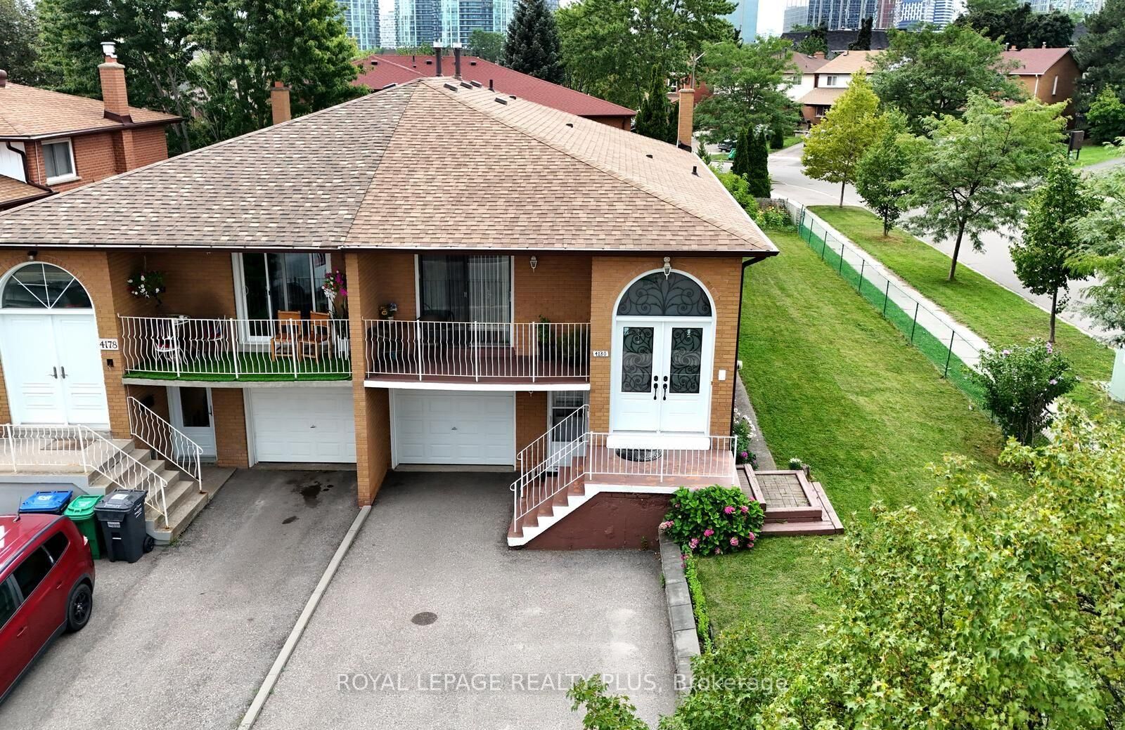 Property Photo: 4180 Dursley Crescent ON L4Z 1J7