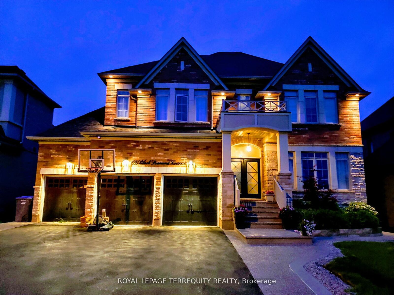 Property Photo: 19 Black Diamond Crescent ON L6X 0V8