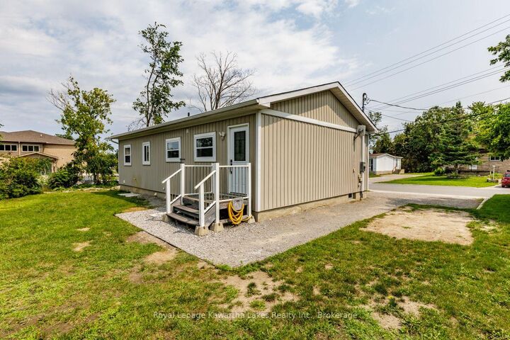 Property Photo: 112 Murray Street ON K0M 1N0