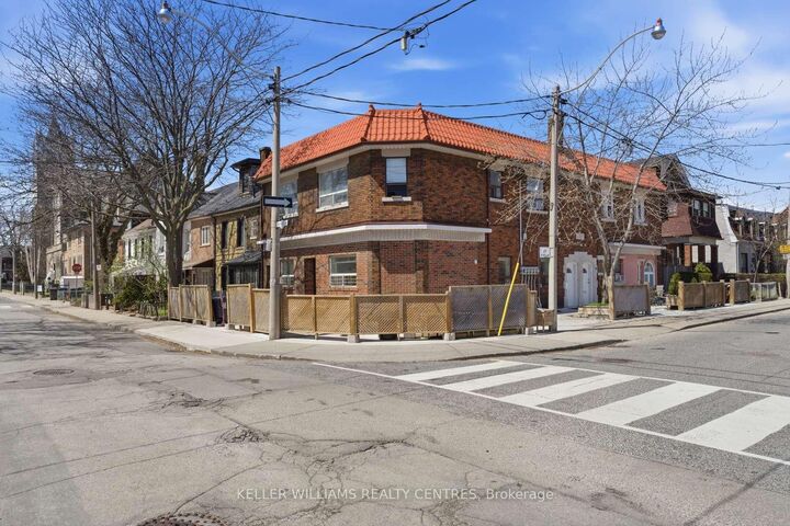 42 Mansfield Avenue — photo 1