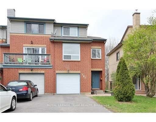 Property Photo: 287 Knudson Drive ON K2K 2N8