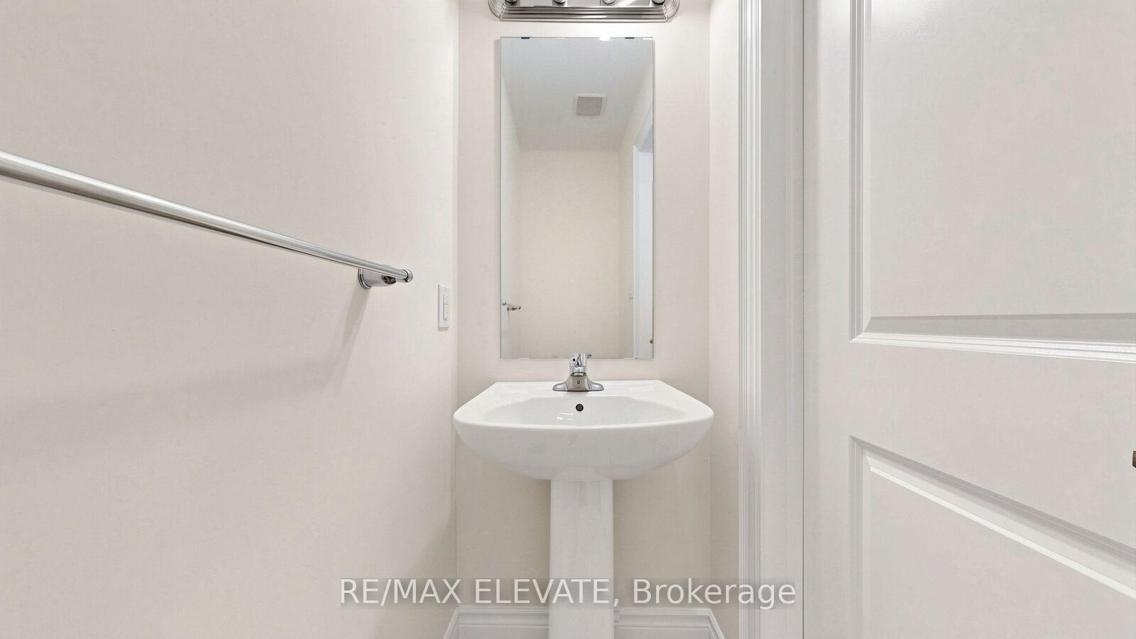 Property Photo: 265 Kirkham Drive ON L3S 0A9