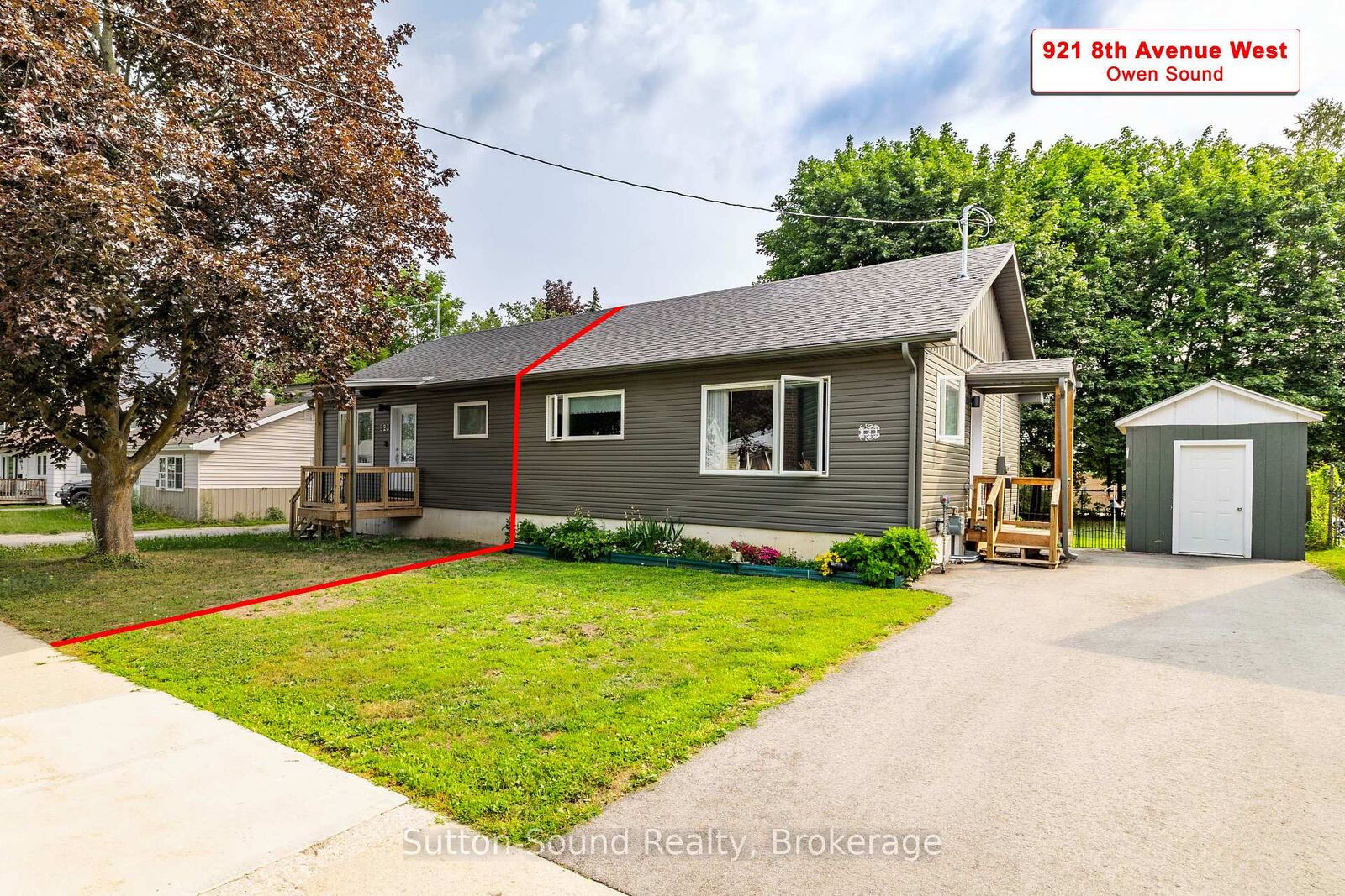 Property Photo:  921 8th Avenue W  ON N4K 5M3 