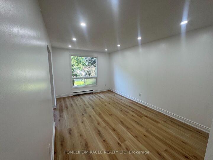 Property Photo: 893 Lakeshore Drive 6 ON P1A 2H1