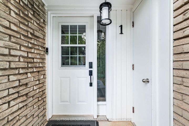 Property Photo: 1270 Gainsborough Drive 1 ON L6H 2L2