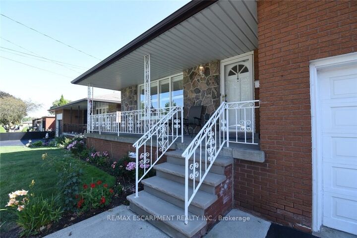 Property Photo: 36 Abbington Drive ON L9C 4R3