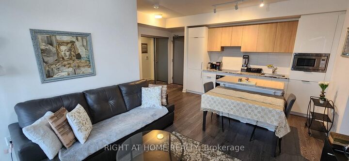Property Photo: 20 O'Neill Road 527 ON M3C 0R2