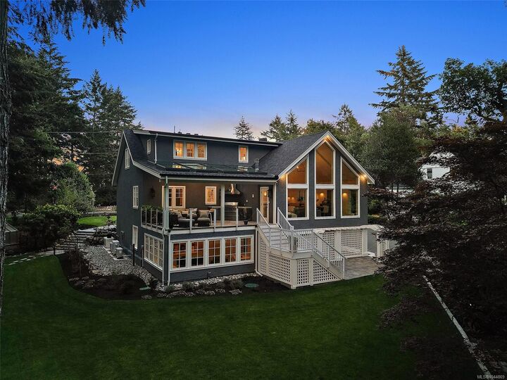 Property Photo: 2535 Queenswood Dr BC V8N 1X4