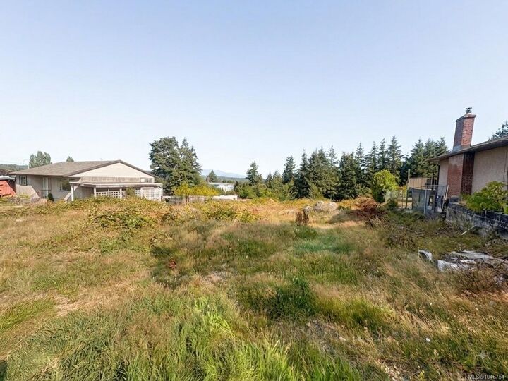 Property Photo: 660 8th Ave BC V9W 4A8