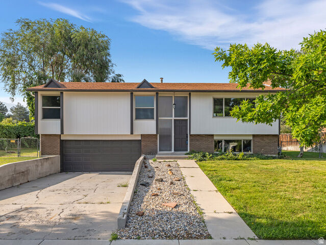 Property Photo:  1384 E Sudbury Ave  UT 84093 