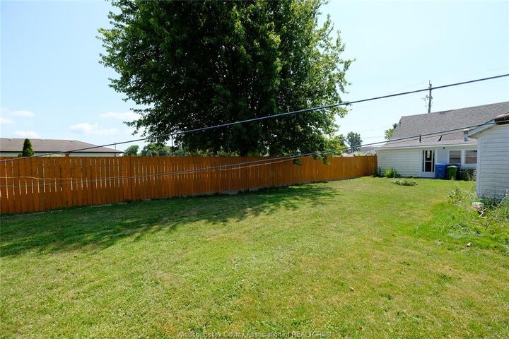 Property Photo: 31 Maidstone Avenue East ON N8M 2J3