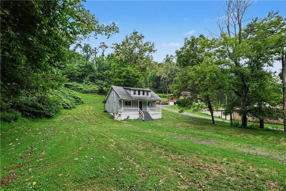 Property Photo: 1060 Old Coal Hollow Rd PA 15147