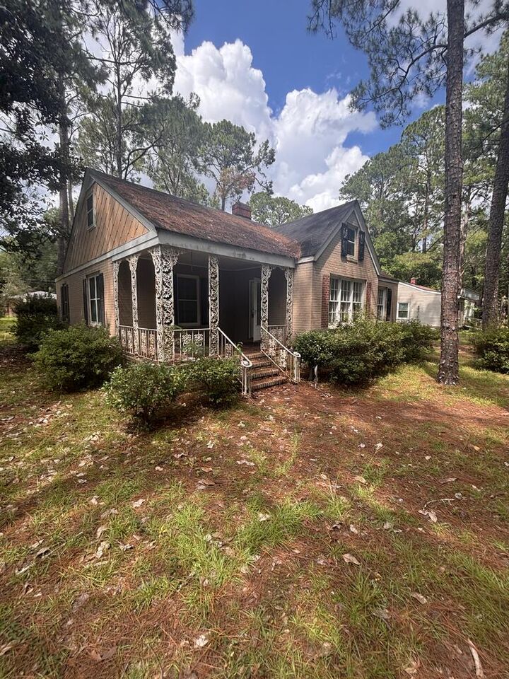 Property Photo: 717 Eighth Avenue GA 31701