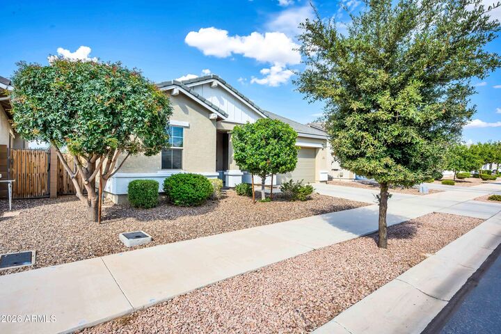 Property Photo:  21056 E Poco Calle --  AZ 85142 
