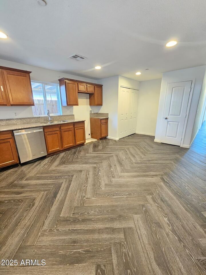 Property Photo: 5951 W Glenn Drive AZ 85301
