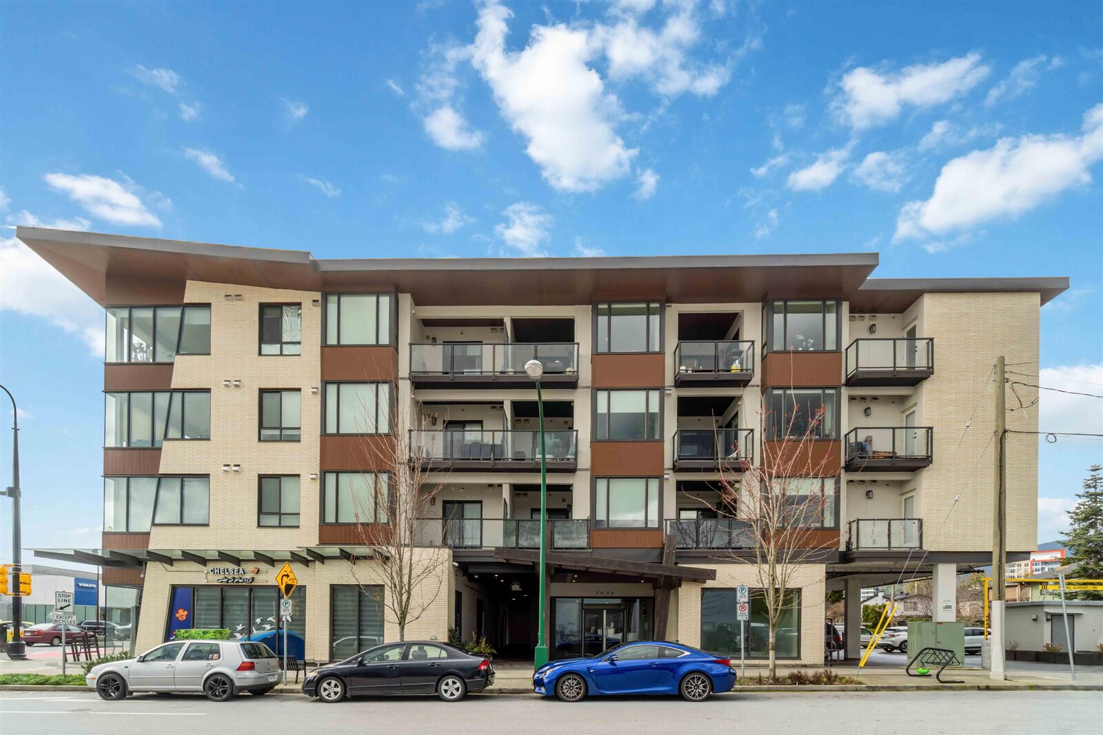 Property Photo: 1633 Tatlow Avenue 409 BC V7P 2Z8