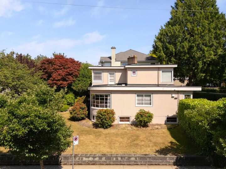 Property Photo: 696 W 27th Avenue BC V5Z 2G4
