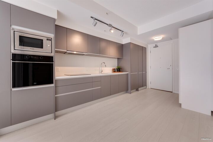 Property Photo: 180 E 2nd Avenue 628 BC V5T 0K4