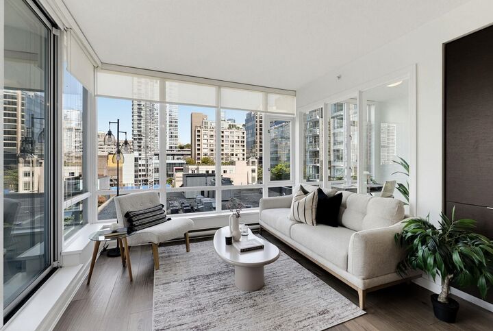 Property Photo: 833 Homer Street 708 BC V6B 0H4