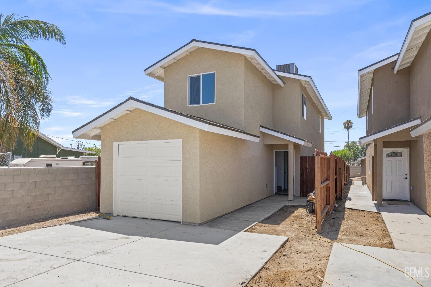 Property Photo: 1417 Oregon Street CA 93305