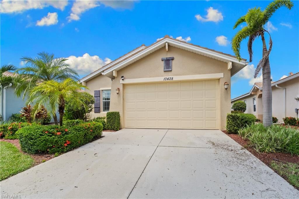 Property Photo: 10428 Materita Dr FL 33913