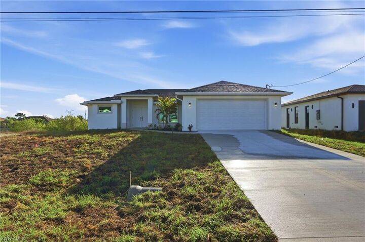 Property Photo:  2105 NE 1st Ave  FL 33909 