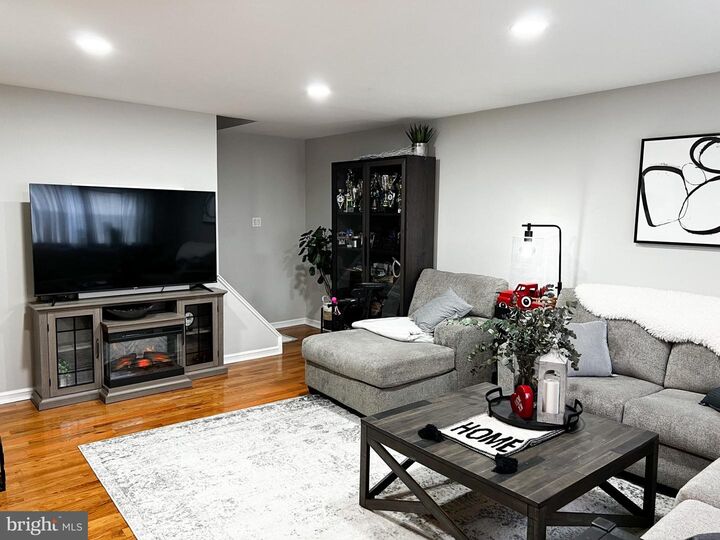 Property Photo:  607 Edison Avenue 607H  PA 19116 