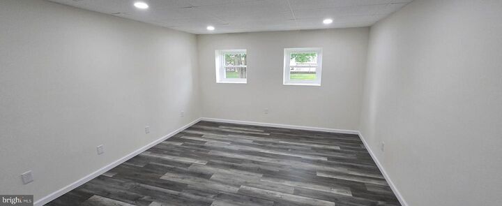 Property Photo:  300 W Frack Street 1A  PA 17931 