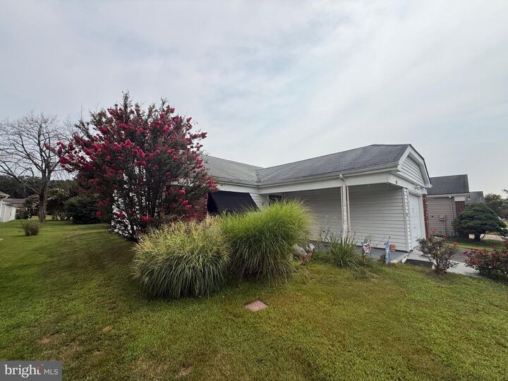 Property Photo:  42 New Castle Drive  NJ 08088 