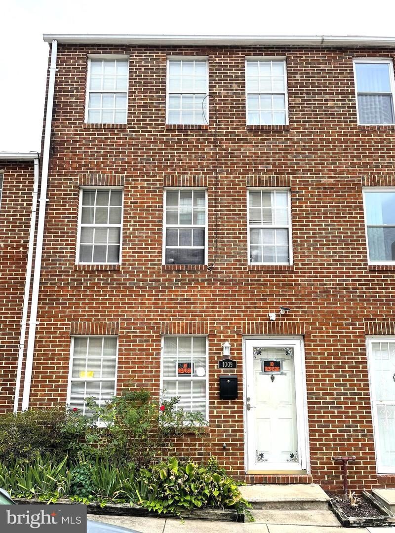 Property Photo: 1009 Somerset Street MD 21202