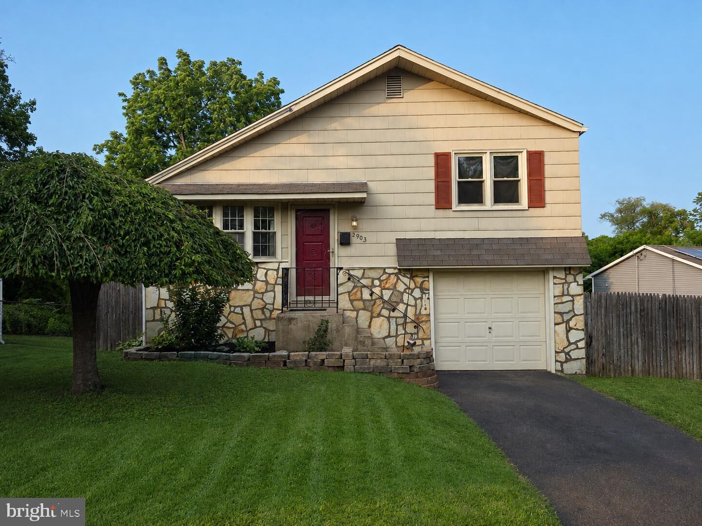 Property Photo:  2903 Meyer Avenue  PA 19038 