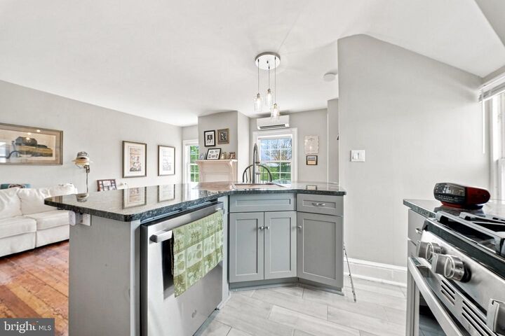 Property Photo:  117 N Water Street 3B  MD 21620 