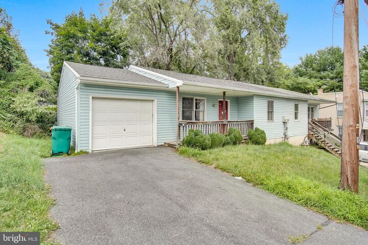 Property Photo:  221 Pennsylvania Avenue  PA 17025 