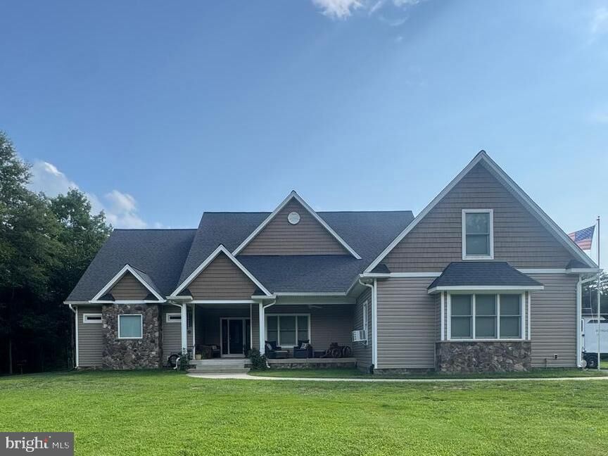 Property Photo: 1651 Sowego Road VA 20119