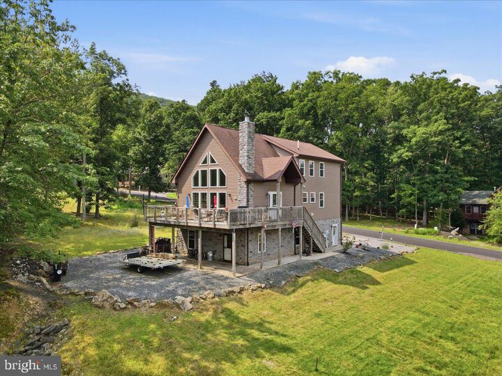 Property Photo:  16 Delaware Drive W  PA 18202 