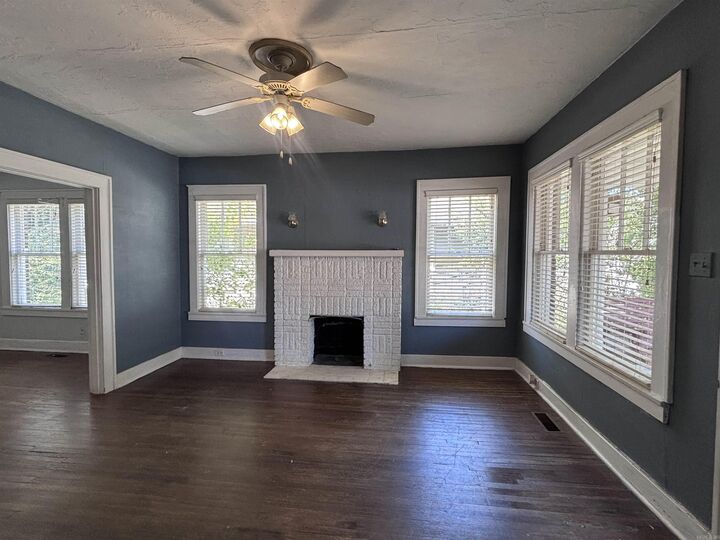Property Photo:  3815 W Capitol Ave  AR 72205 