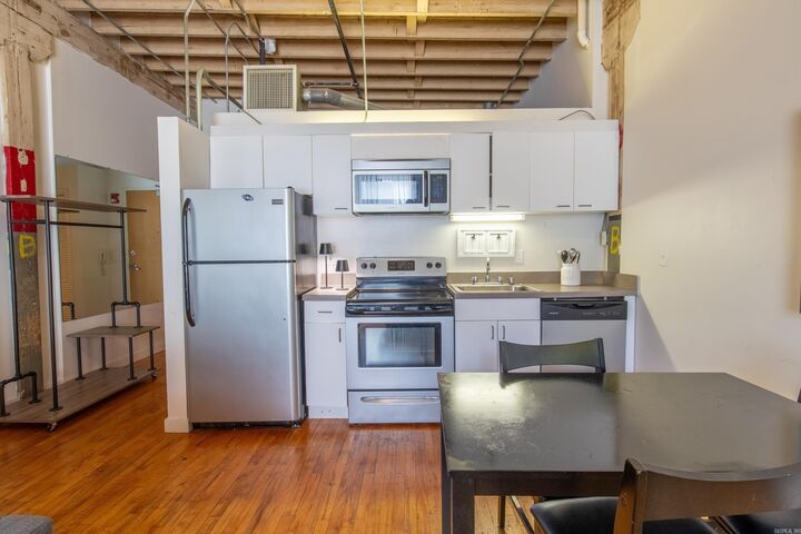Property Photo:  423 E 3rd #222  AR 72116 