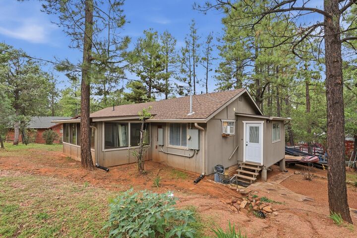 Property Photo:  8118 W Bonnie Brae  AZ 85544 