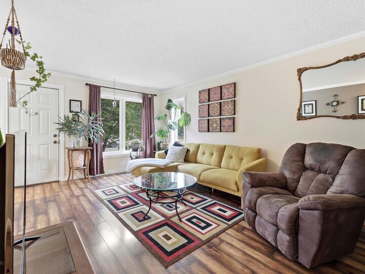 Property Photo:  230 Mulvey Avenue West  MB R0G 1K0 