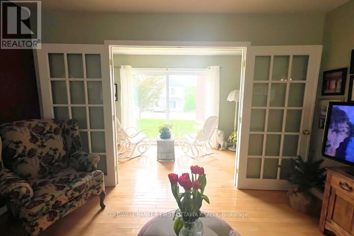 Property Photo: 2 Rideau Street 2 ON K0G 1X0