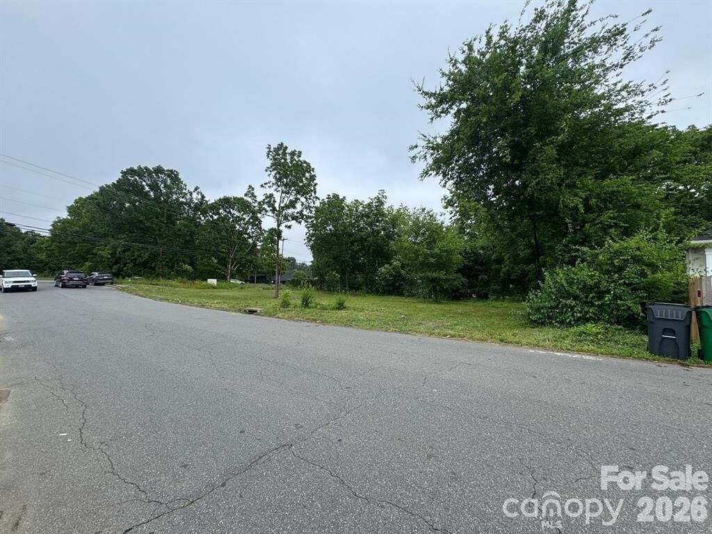 Property Photo:  2211 Carmine Street  NC 28206 