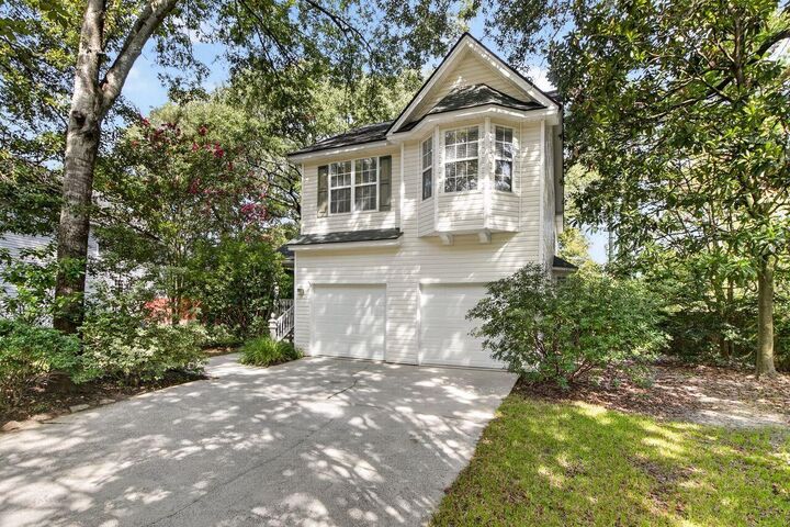 Property Photo:  8 Latham Circle  SC 29407 