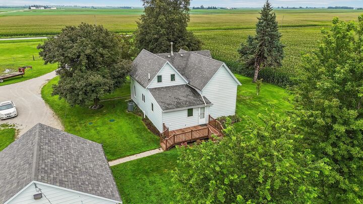 Property Photo: 16065 640th Avenue IA 50201