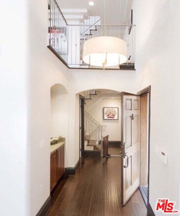 Property Photo:  1311 Centinela Ave, Unit 2  CA 90404 