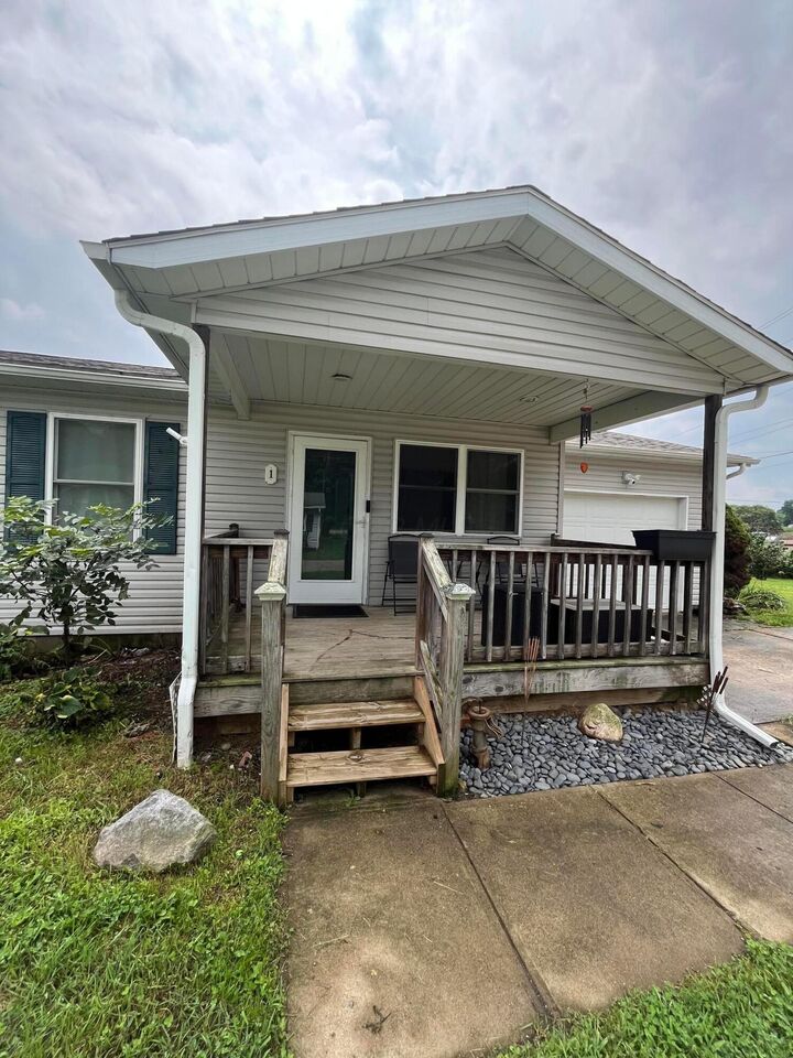Property Photo: 1 Hickory OH 43050