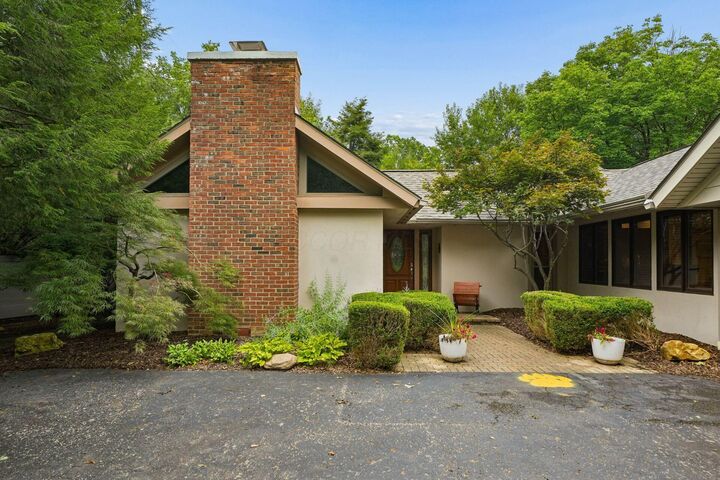 Property Photo:  2756 Lear Road  OH 43220 