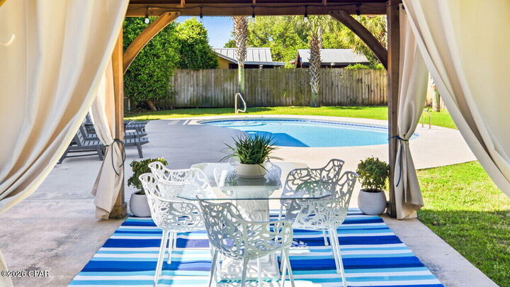 Property Photo:  208 San Vincente Street  FL 32413 
