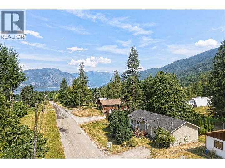 Property Photo: 518 Willow Street BC V0G 1K0
